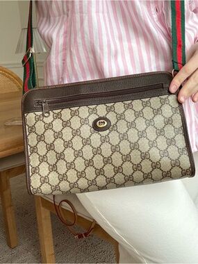 ✅AUTH✅Gucci Beige GG Supreme Canvas Crossbody with Brown Trim